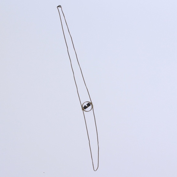 Geometric circle bolo style minimal necklace - Picture 5 of 5